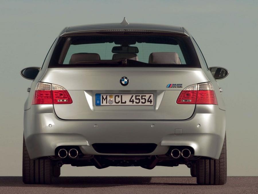  BMW M5 Touring 2007 года  (фото 19 из 56)